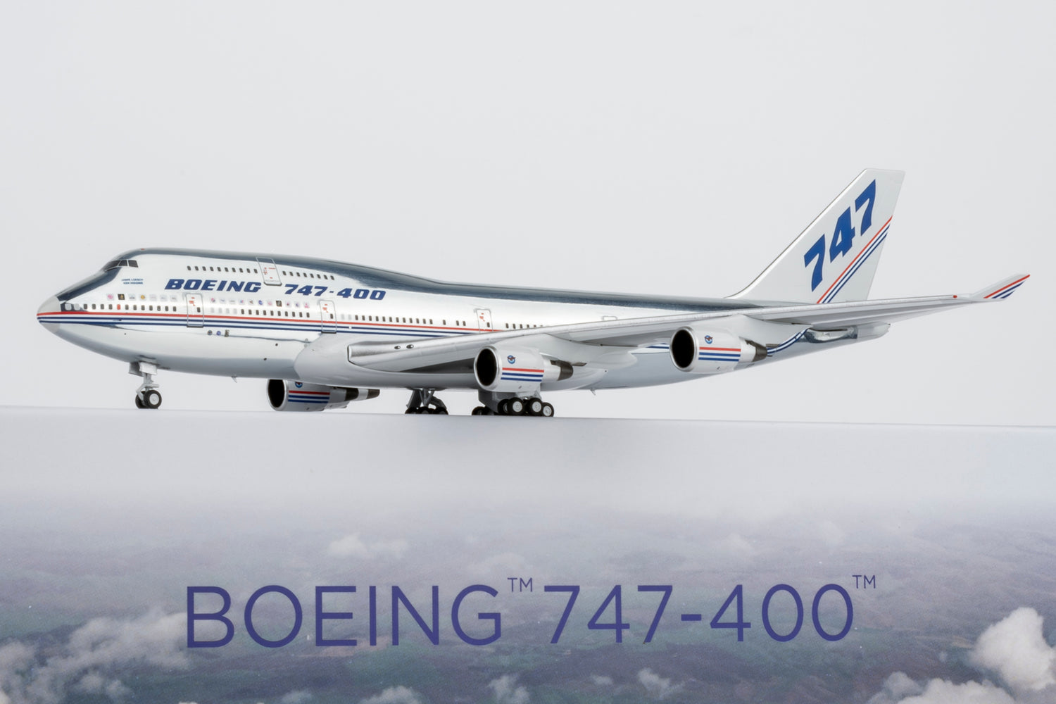 NG Models The Boeing Company Boeing House Colors Boeing 747-400 N401PW (Ultimate) 1/400 Aircraft Scale Model