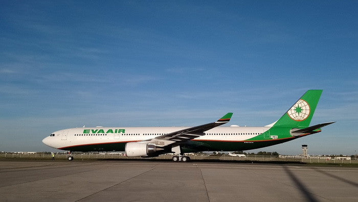 Phoenix EVA Air Airbus A330-300 B-16340 1/400