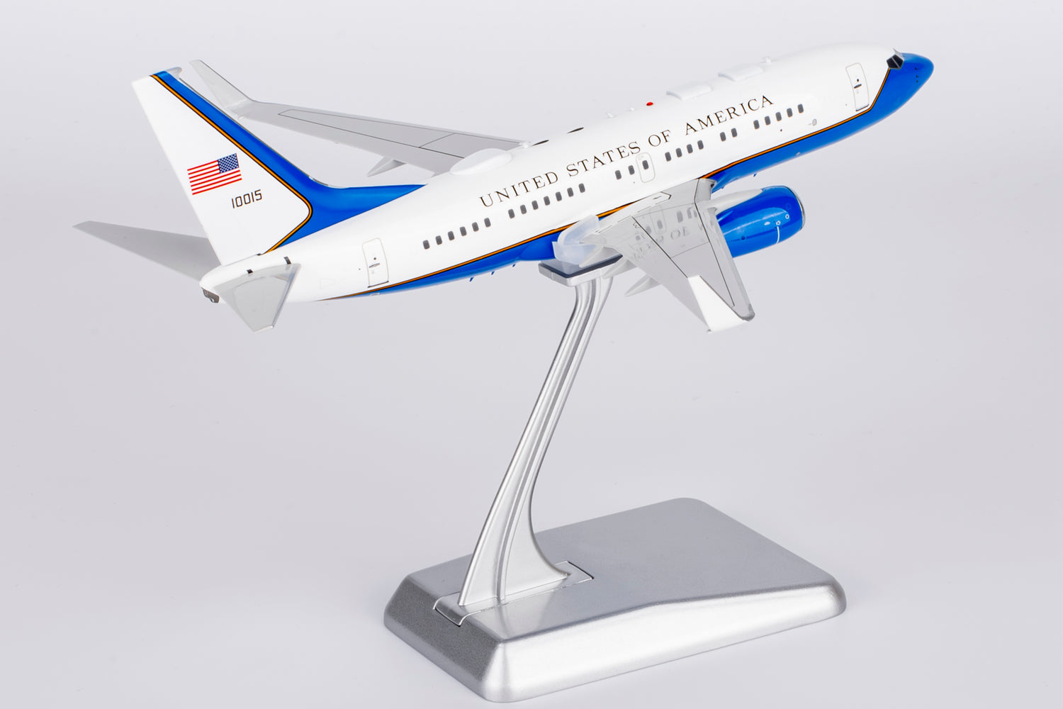 NG Models USA - Air Force C-40B (Boeing 737-700 BBJ) 01-0015 1/200 Scale