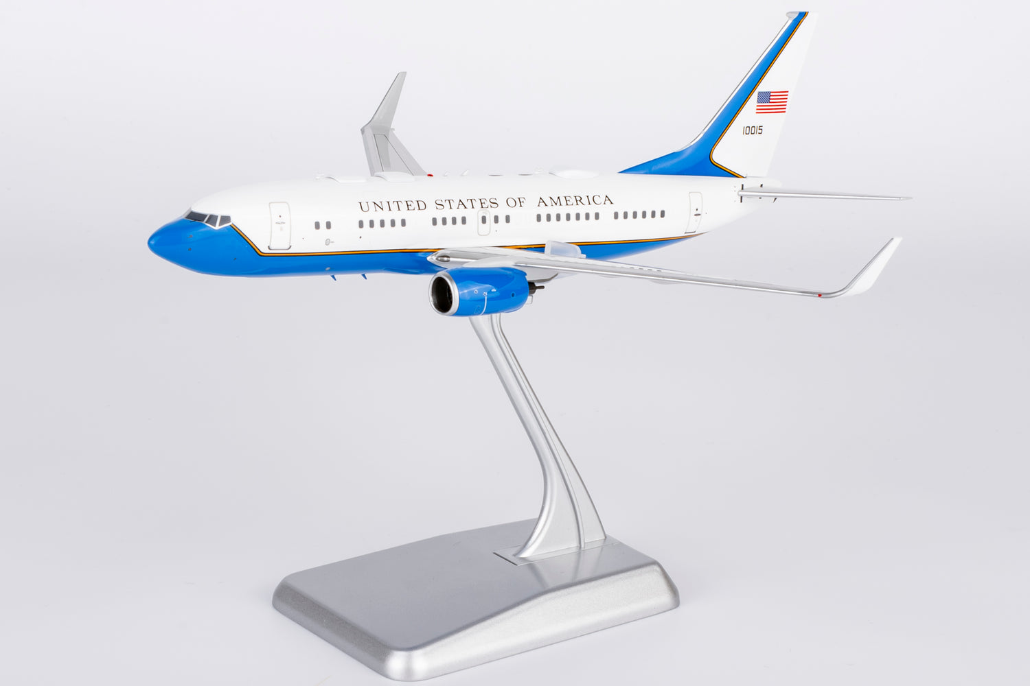 NG Models USA - Air Force C-40B (Boeing 737-700 BBJ) 01-0015 1/200 Scale