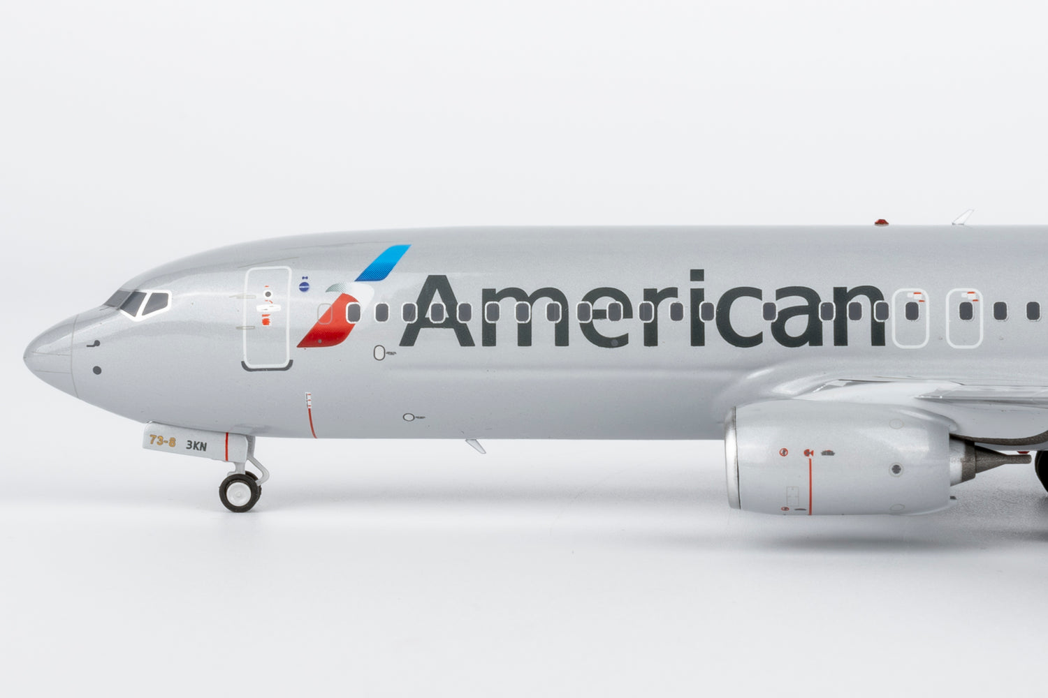 NG Models American Airlines Boeing 737-800/w N927NN 1/200 Aircraft Scale Model