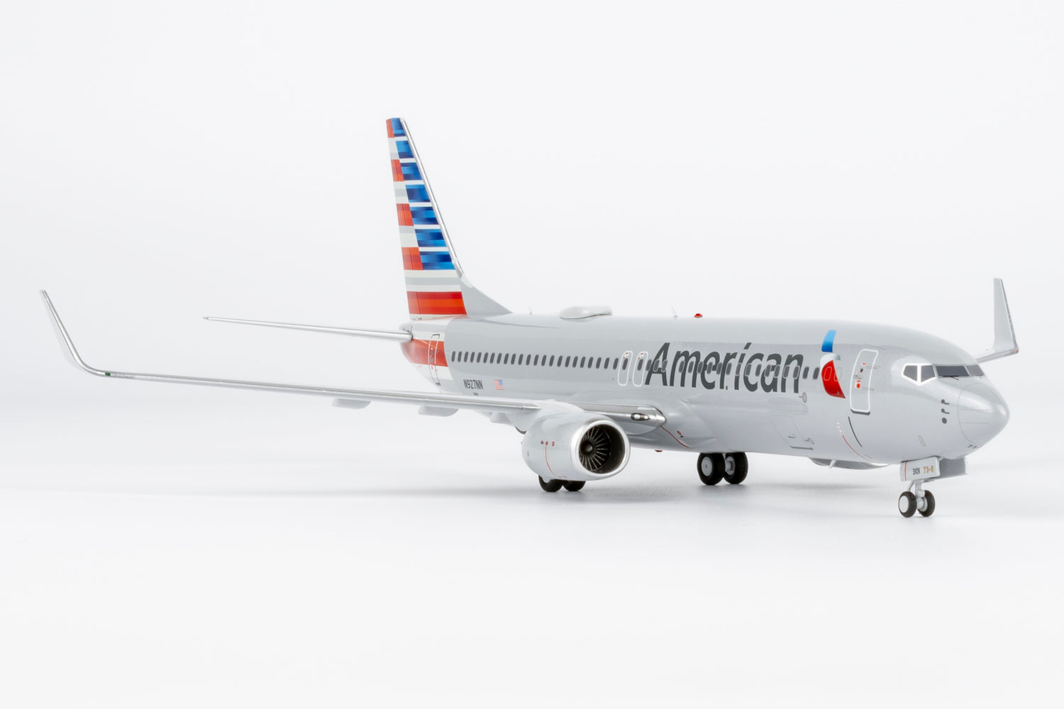 NG Models American Airlines Boeing 737-800/w N927NN 1/200 Aircraft Scale Model