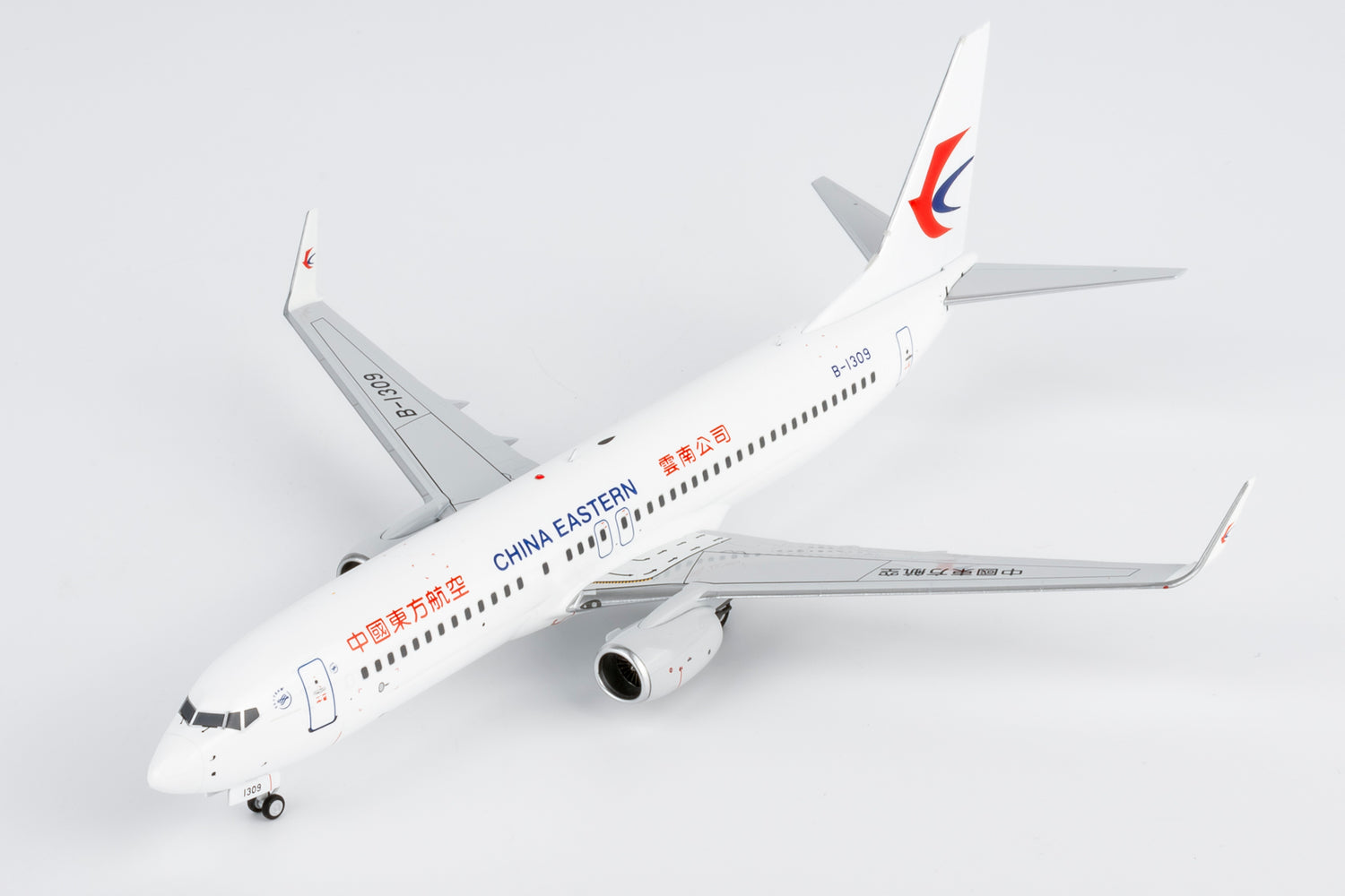 NG Models China Eastern Airlines Yunnan Branch Boeing 737-800/w B-1309 1/200 Aircraft Scale Model