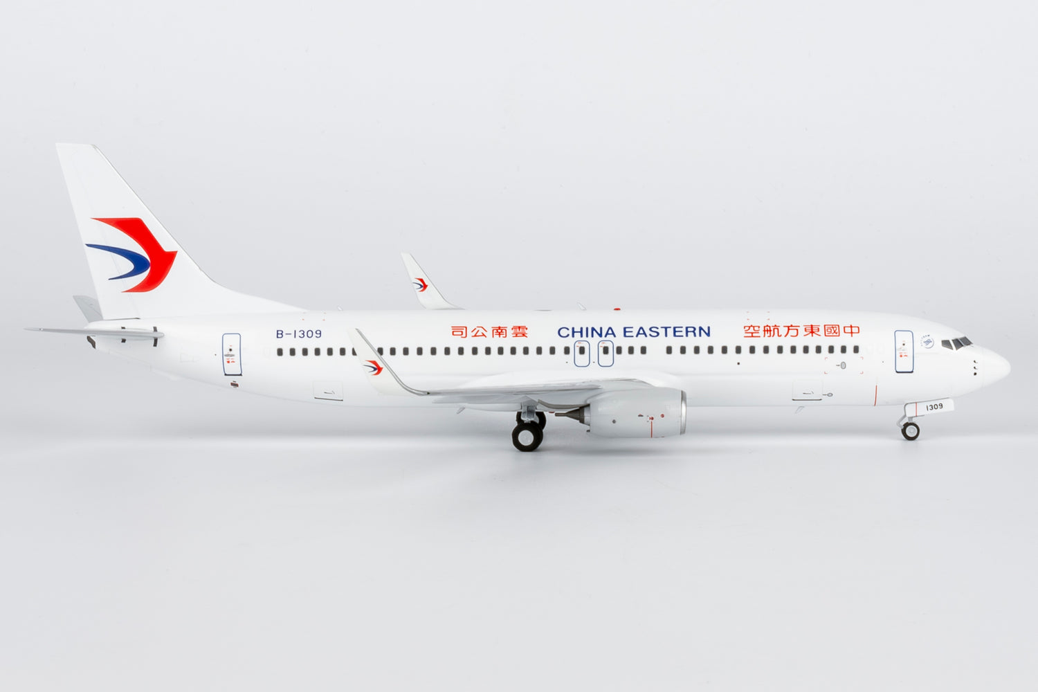 NG Models China Eastern Airlines Yunnan Branch Boeing 737-800/w B-1309 1/200 Aircraft Scale Model