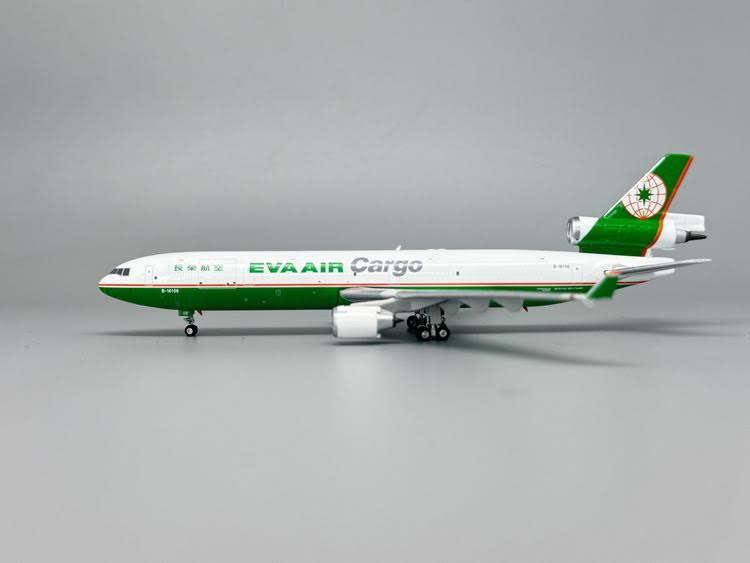 Phoenix Eva Air Cargo McDonnell Douglas MD-11 B-16106 1/400 Aircraft Scale Model