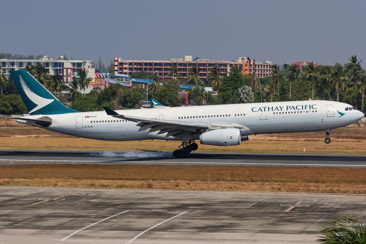 Phoenix Cathay Pacific Airbus A330-300 B-HLW 1/400 Aircraft Scale Model