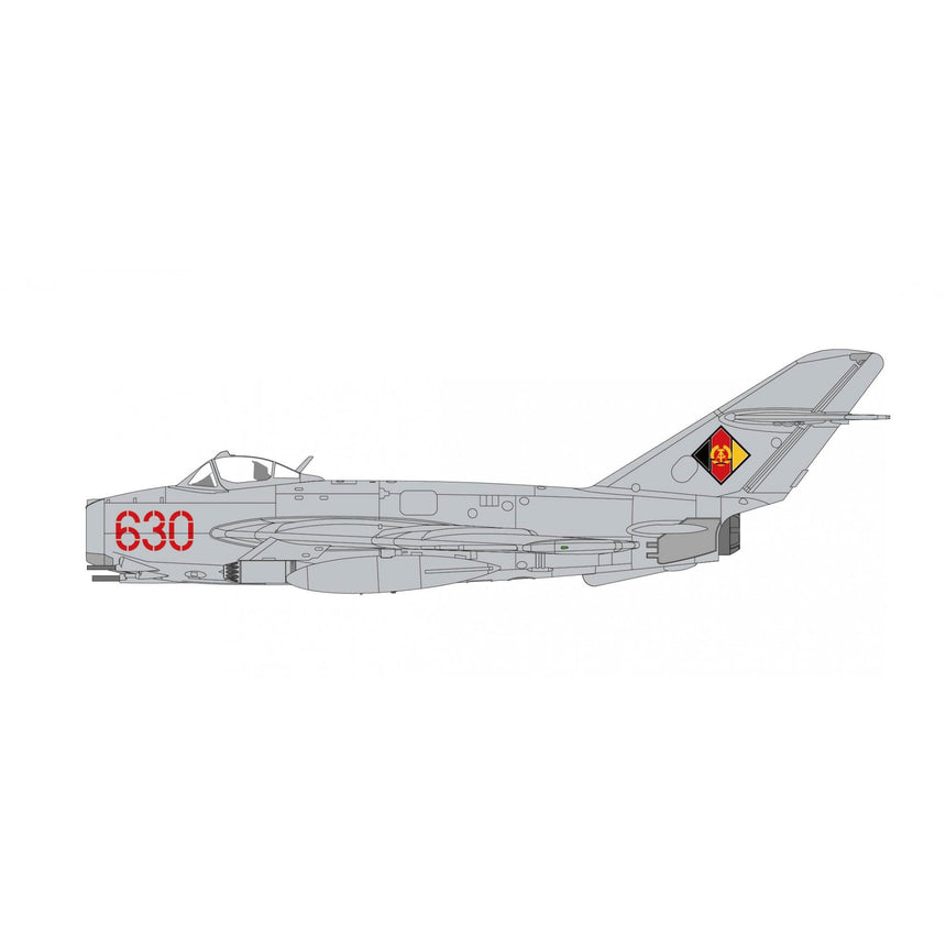 Hobby Master MIG-17F Fresco C 630, JBG-37, DDR, Dreitz 1969 (w/ UB-16-57) 1/72 Scale