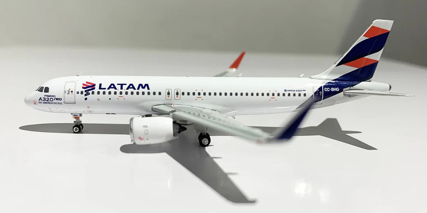 Phoenix Latam Airbus A320Neo CC-BHG 1/400 Aircraft Scale Model