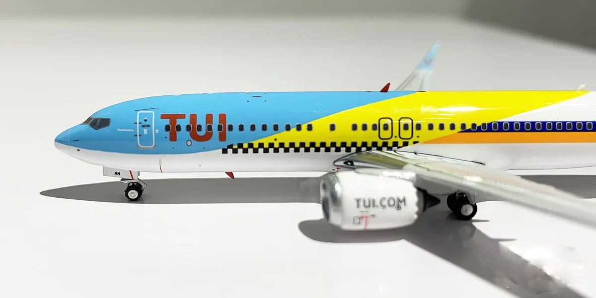 Phoenix TUI Boeing 737Max8 D-AMAH 1/400 Aircraft Scale Model