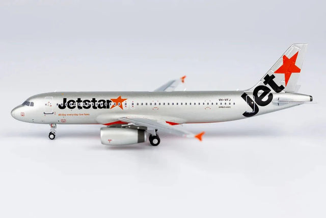 Phoenix JetStar Airbus A320 VH-VFX 1/400 Aircraft Scale Model