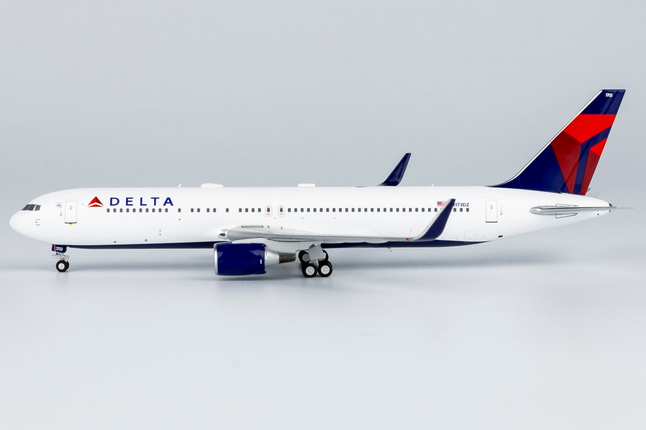 NG Models Delta AirLines Boeing 767-300ER/w N173DZ with CF6 engines 1/400 17002
