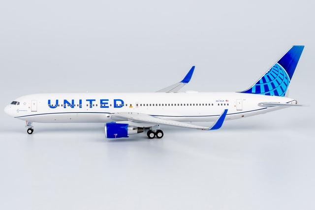 NG Models United Airlines Boeing B767-300ER/w N674UA Blue Evolution c/s 1/400 Aircraft Scale Model