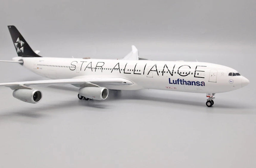JC Wings Lufthansa Airbus A340-300 (D-AIGV) 1/200 Aircraft Scale Model
