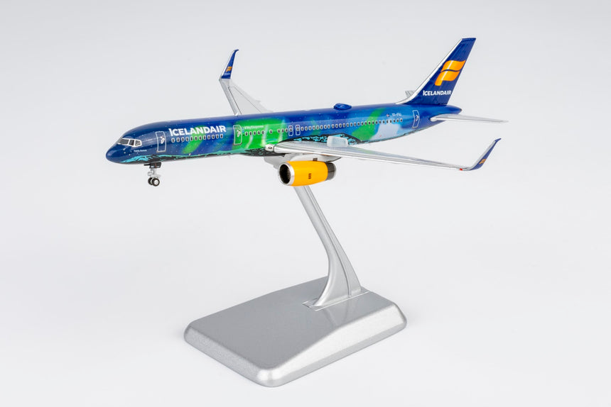 NG Models Icelandair Boeing B757-200/w A321 TF-FIU Aurora (Northern Lights); (Ultimate) 1/400 Aircraft Scale Model
