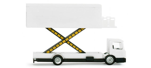 Herpa Airport Accessories "Catering vehicle" 1/200 Scale Model