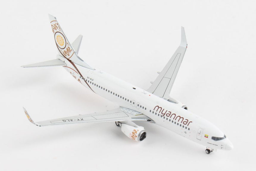 Phoenix Myanmar National Airlines Boeing 737-800 XY-ALG 1/400 Aircraft Scale Model