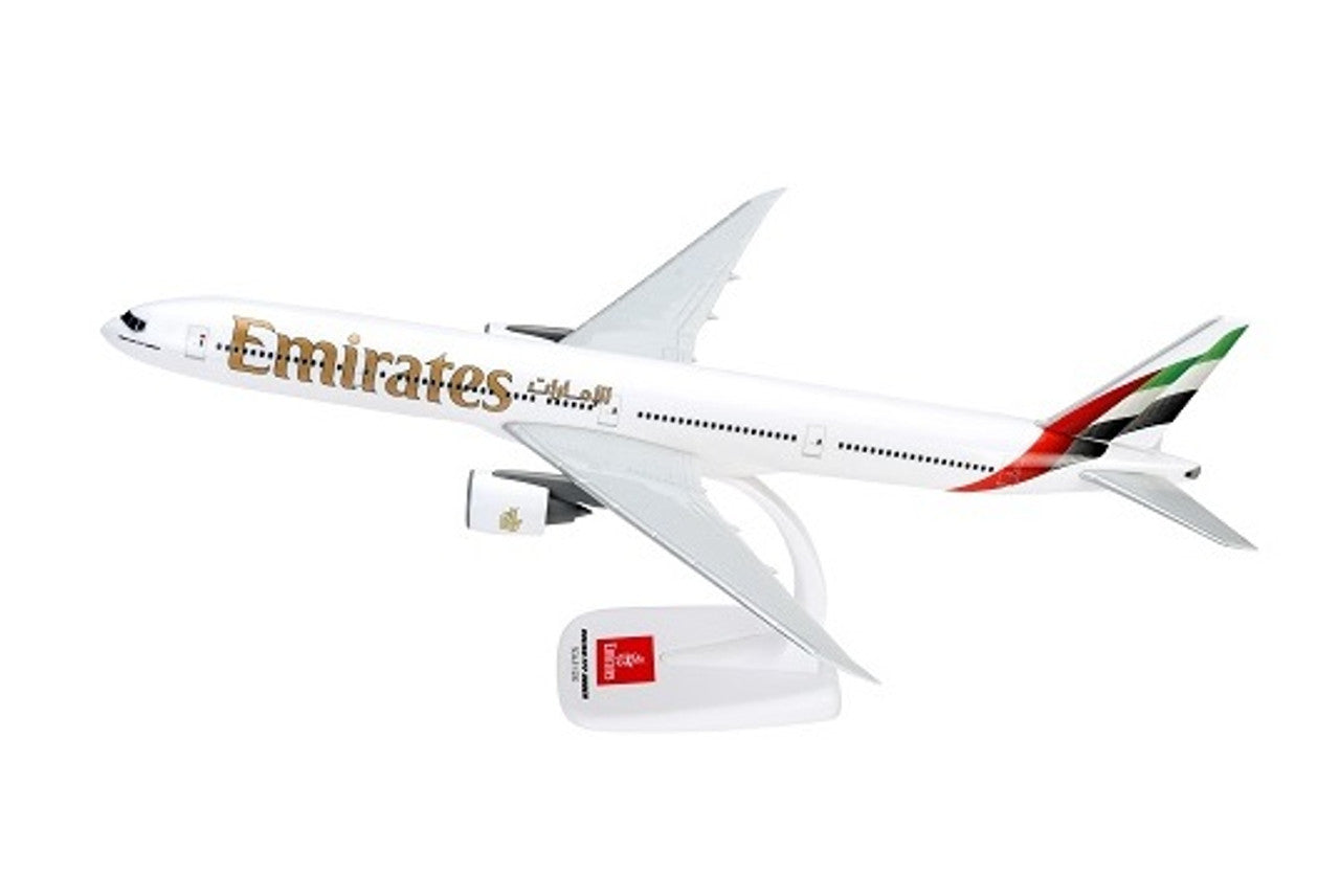Emirates Boeing 777-300ER Snap-Fit Model Plane 1/200 Aircraft Scale Model