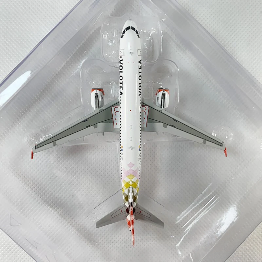 Phoenix Volotea Airlines Airbus A320-200 EC-NNY 1/400 Aircraft Scale Model
