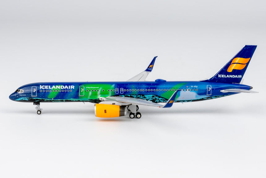 NG Models Icelandair Boeing B757-200/w A321 TF-FIU Aurora (Northern Lights); (Ultimate) 1/400 Aircraft Scale Model