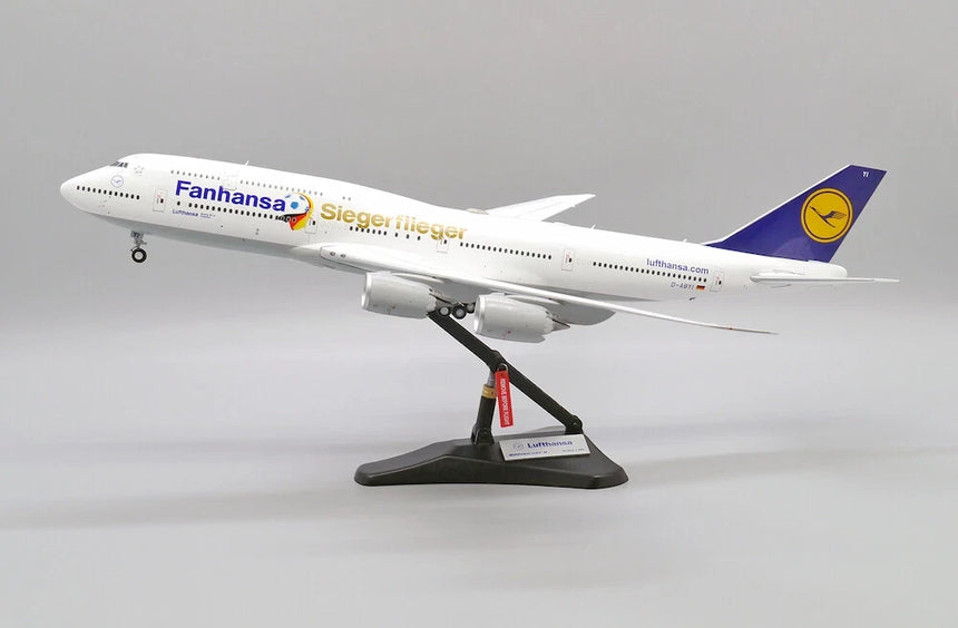JC Wings Lufthansa Boeing 747-8i "Fanhansa" (D-ABYI) 1/200 Aircraft Scale Model
