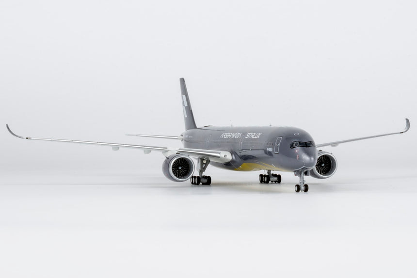 NG Models Starlux Airlines Airbus A350-1000 B-58553 (Airsorayama Silver) 1/400 Aircraft Scale Model
