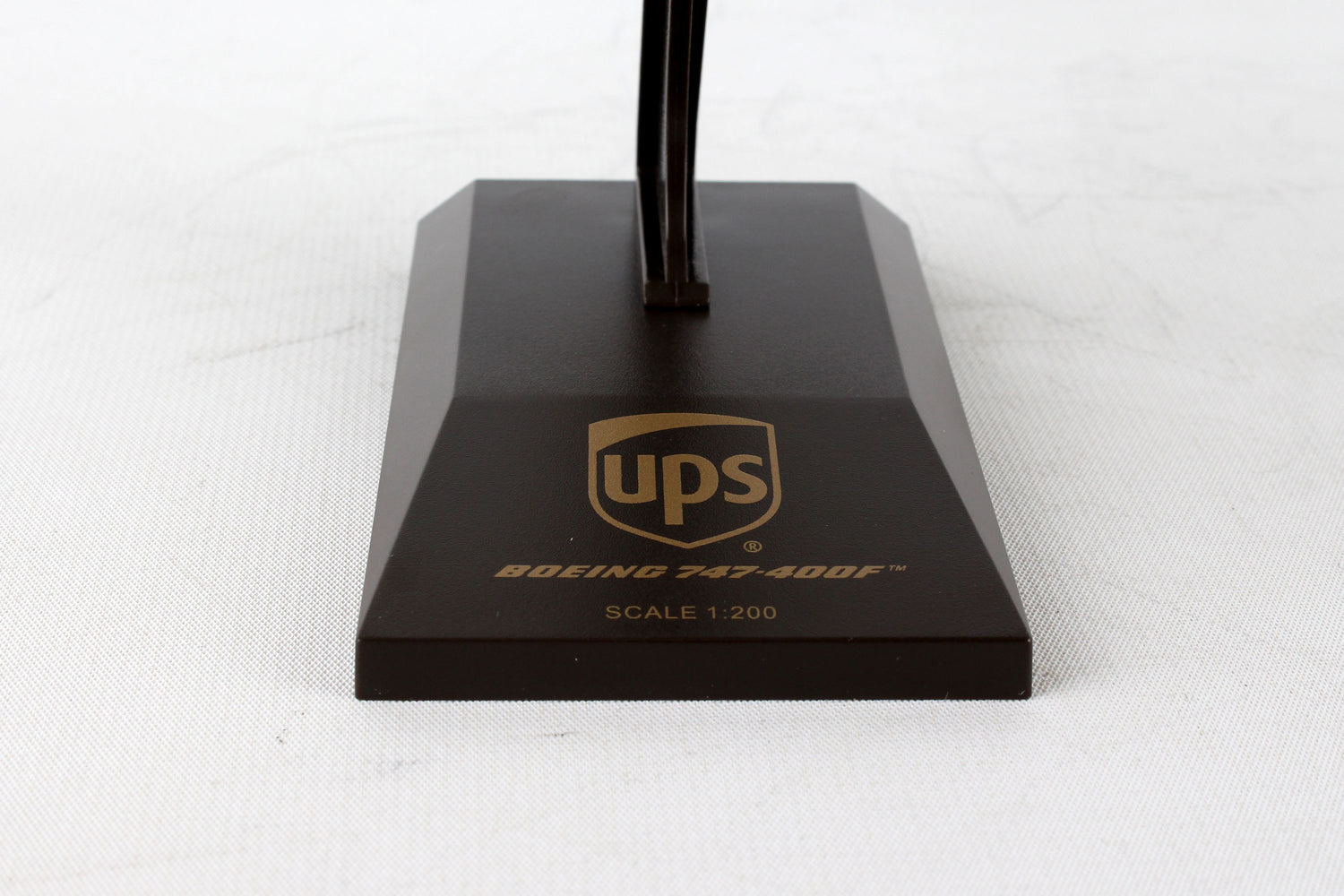SkyMarks UPS Boeing 747-400F With Gear 1/200 Scale