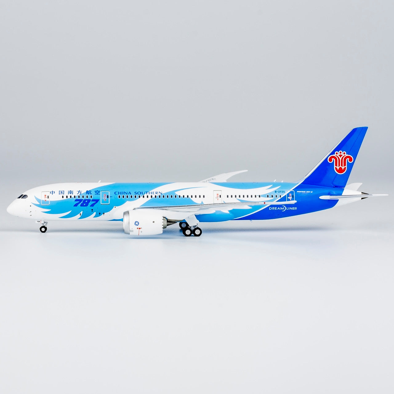 NG Models China Southern Airlines "equipped with Rolls-Royce engines" Boeing 787-8 Dreamliner B-2725 1/400 Scale