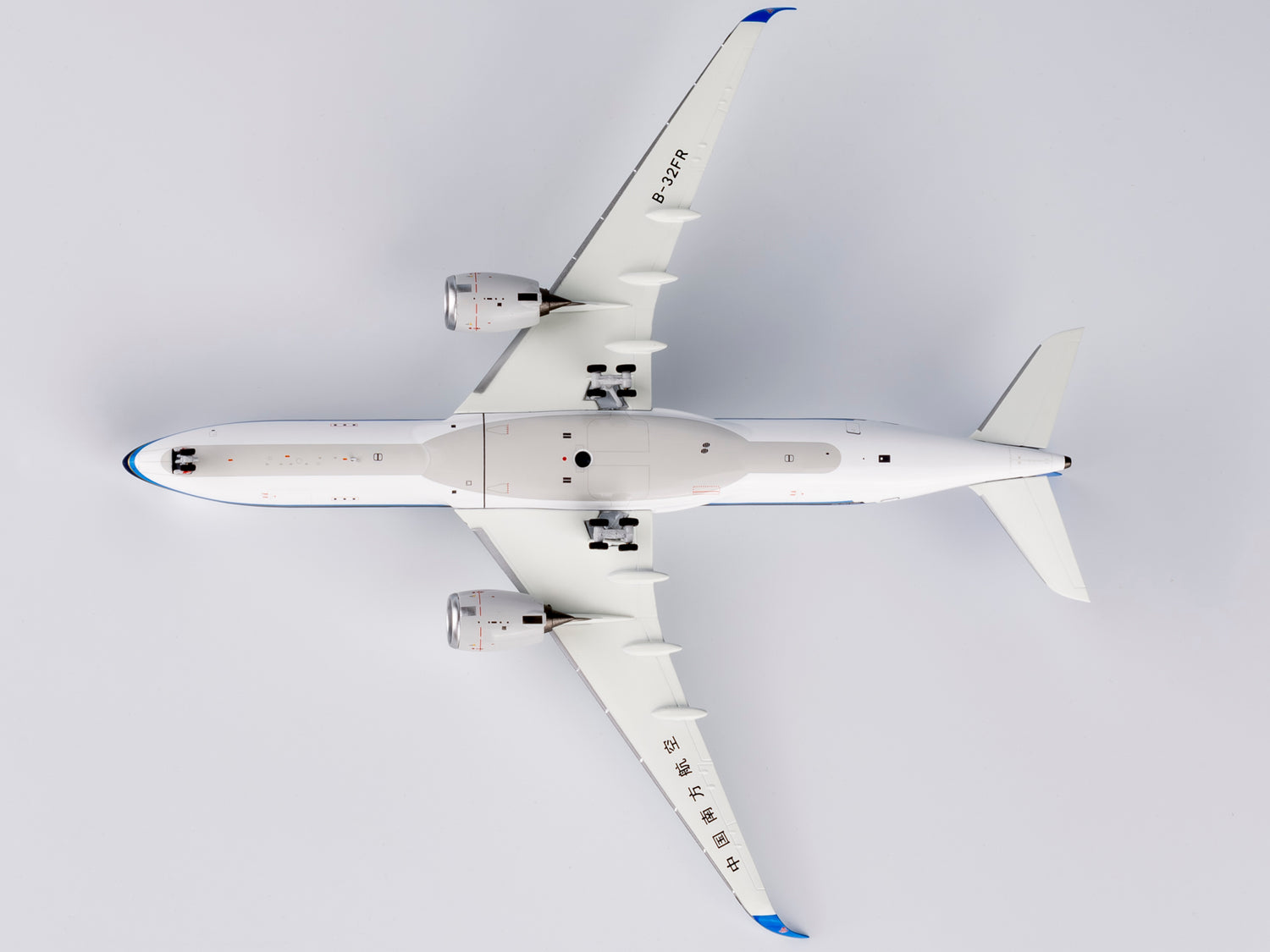 NG Models China Southern Airlines Airbus A350-900 B-32FR 1/400 Scale