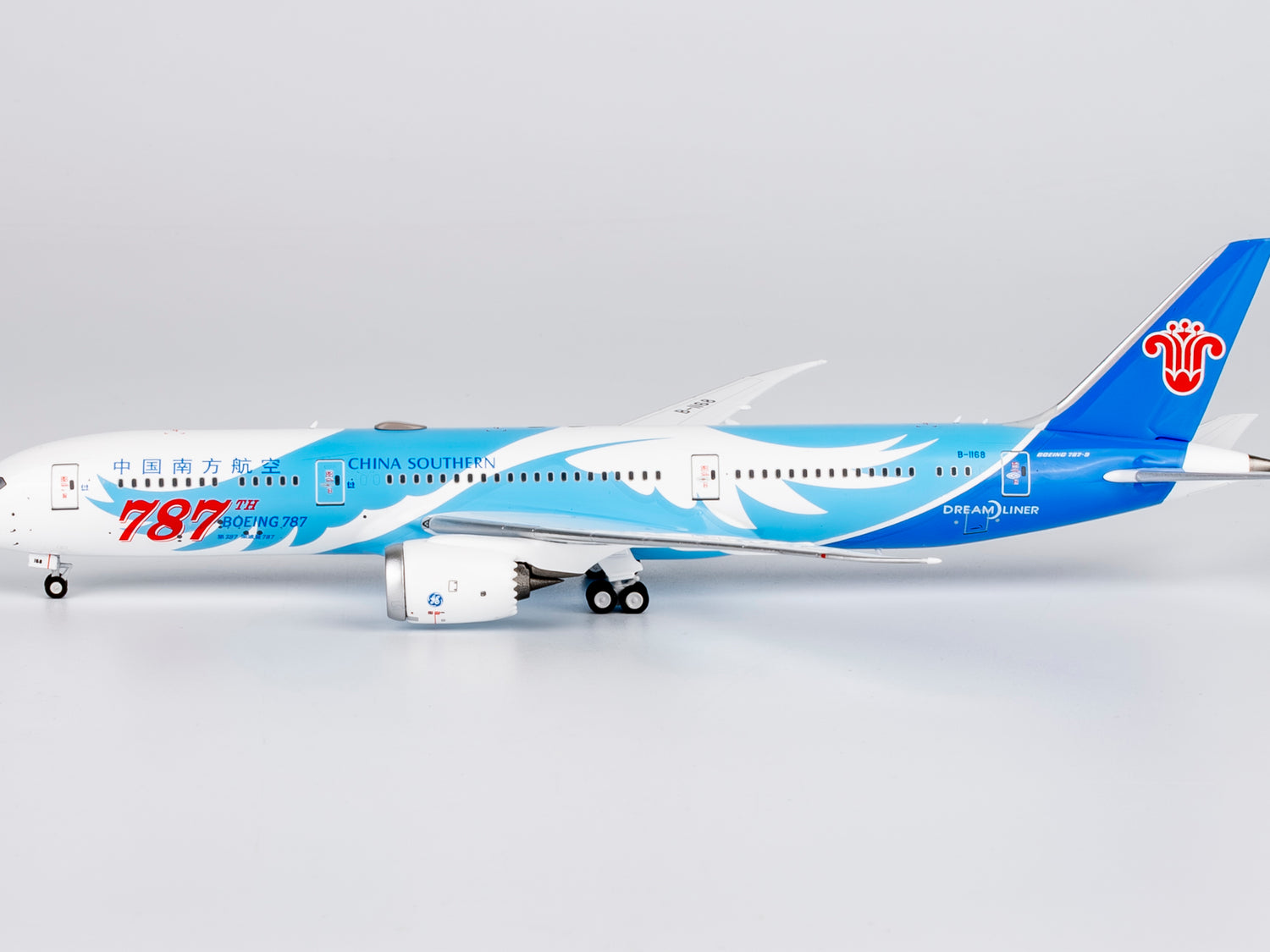NG Models China Southern Airlines the 787th 787 ever delivered Boeing 787-9 Dreamliner B-1168 1/400 Scale