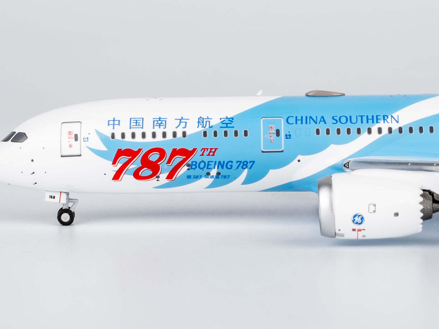 NG Models China Southern Airlines the 787th 787 ever delivered Boeing 787-9 Dreamliner B-1168 1/400 Scale