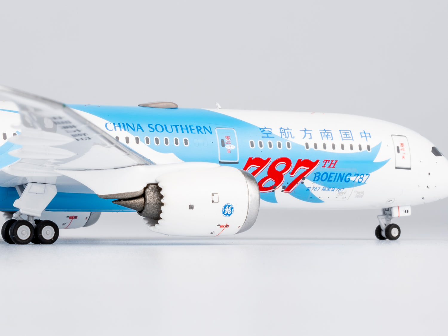 NG Models China Southern Airlines the 787th 787 ever delivered Boeing 787-9 Dreamliner B-1168 1/400 Scale