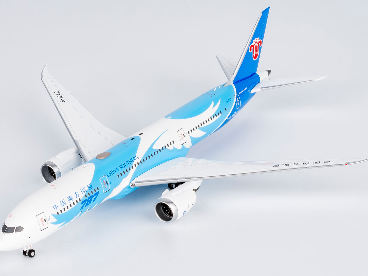 NG Models China Southern Airlines the 1st 787-9 introduced by CZ Boeing 787-9 Dreamliner B-1242 1/400 Aircraft Scale Model