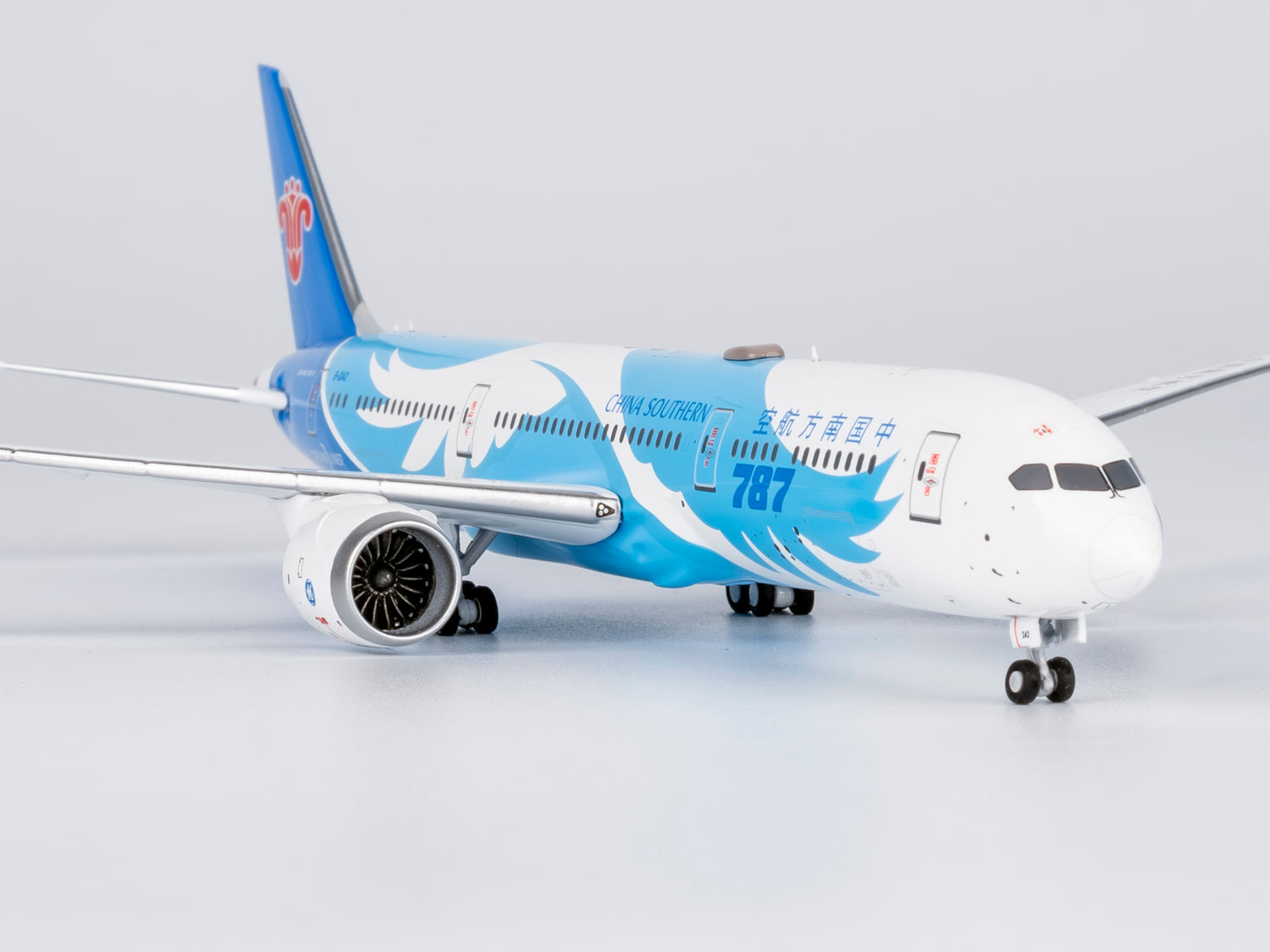 NG Models China Southern Airlines the 1st 787-9 introduced by CZ Boeing 787-9 Dreamliner B-1242 1/400 Aircraft Scale Model