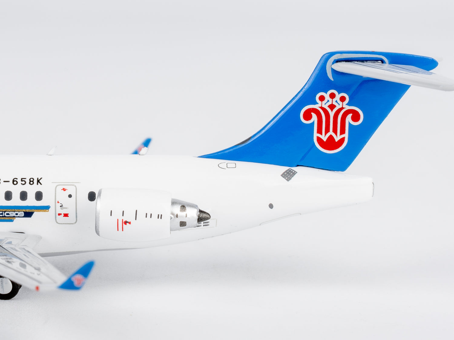 NG Models China Southern Airlines COMAC C909 B-658K 1/400 Aircraft Scale Model