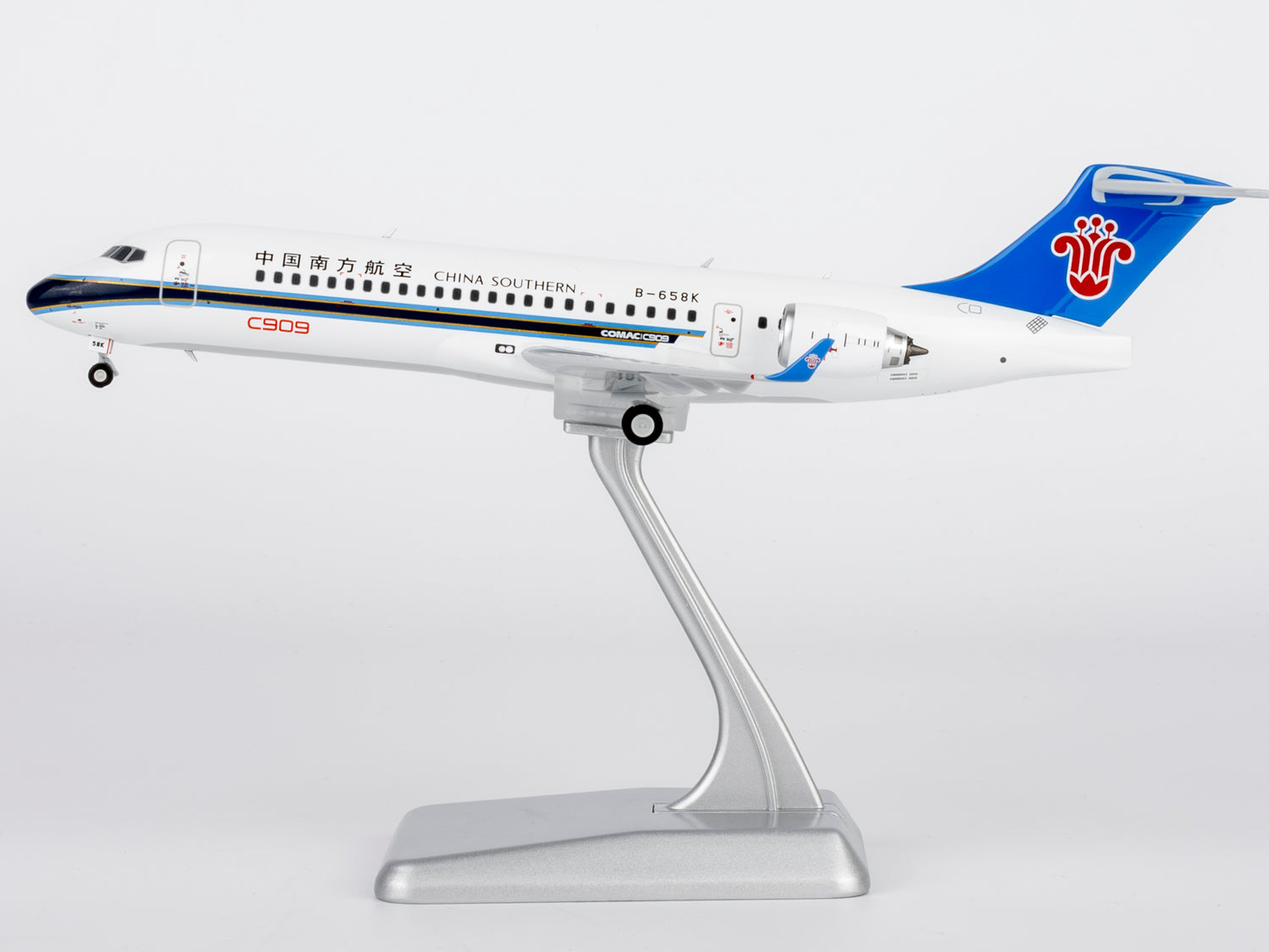 NG Models China Southern Airlines COMAC C909 (ARJ21-700) B-658K 1/200 Aircraft Scale Model