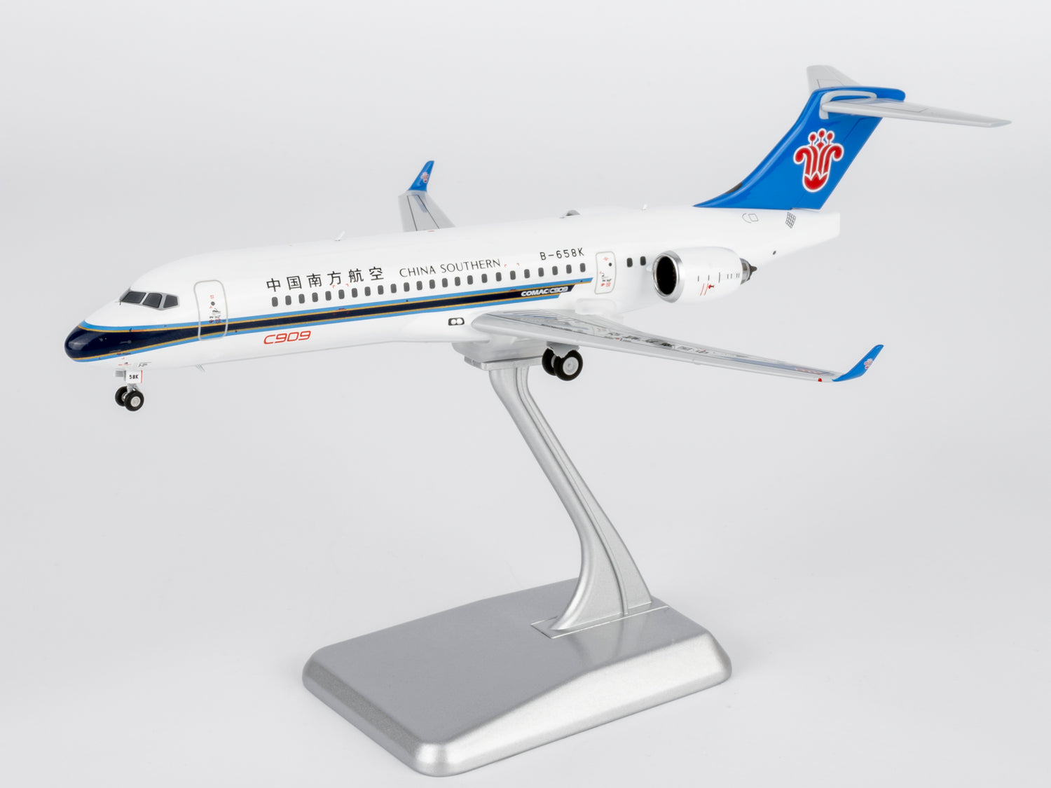 NG Models China Southern Airlines COMAC C909 (ARJ21-700) B-658K 1/200 Aircraft Scale Model