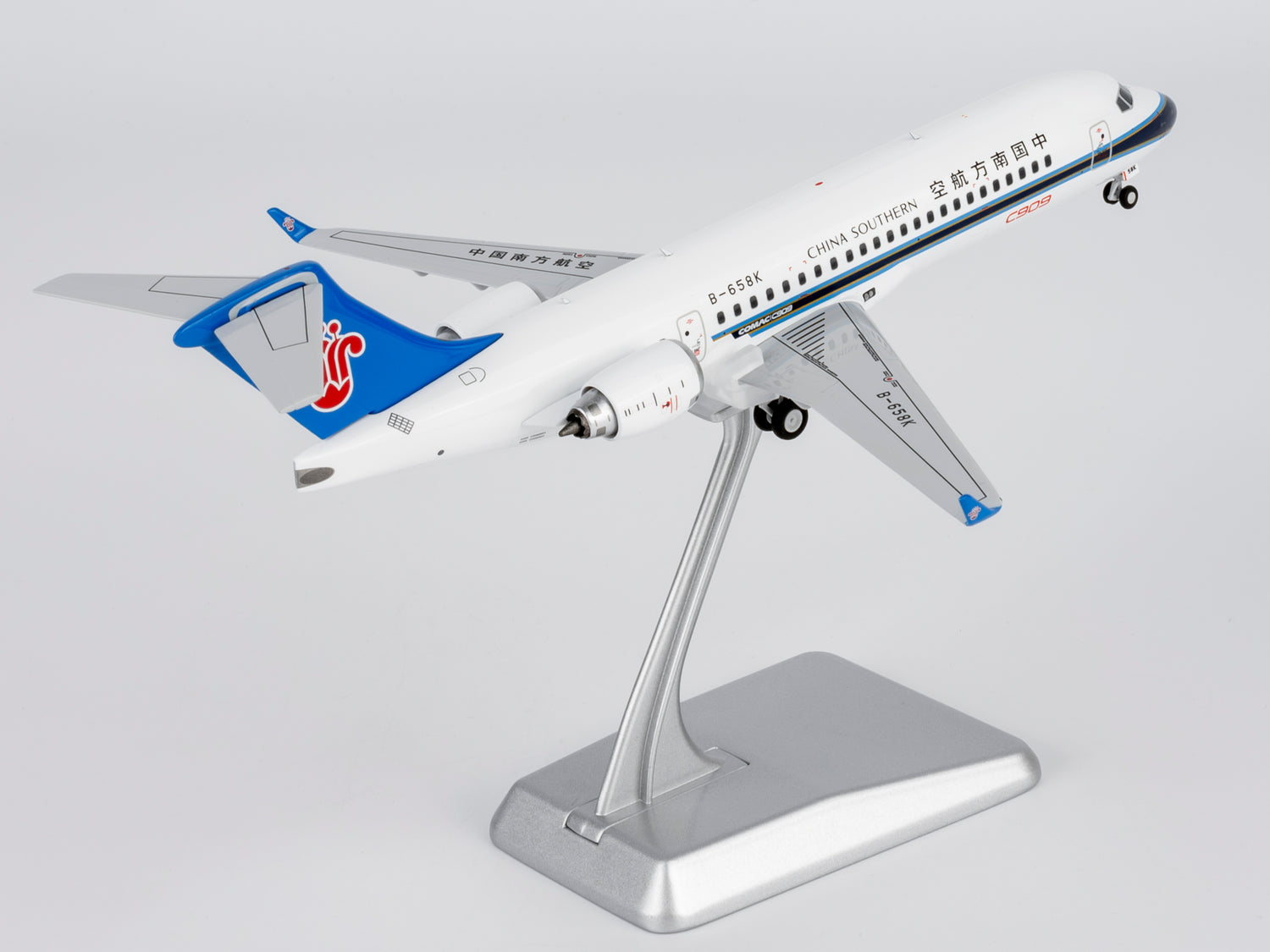 NG Models China Southern Airlines COMAC C909 (ARJ21-700) B-658K 1/200 Aircraft Scale Model