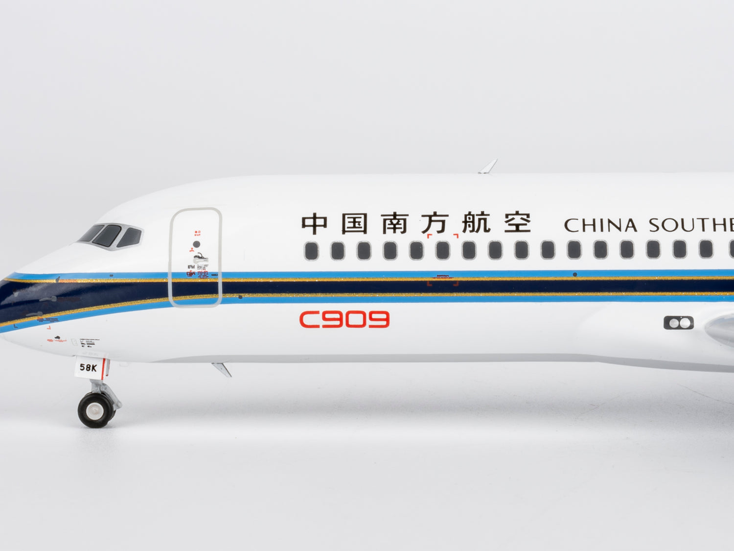 NG Models China Southern Airlines COMAC C909 (ARJ21-700) B-658K 1/200 Aircraft Scale Model
