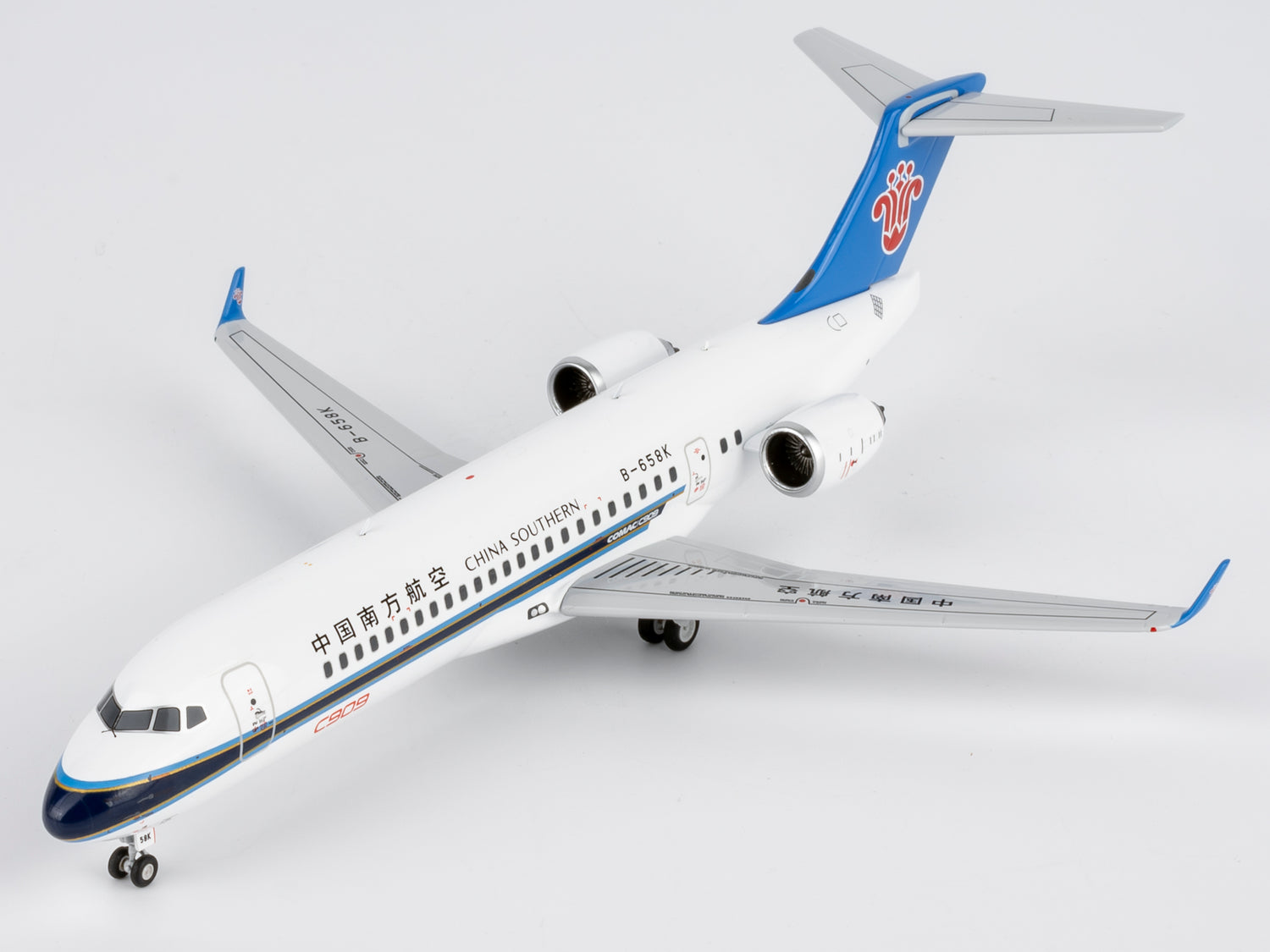 NG Models China Southern Airlines COMAC C909 (ARJ21-700) B-658K 1/200 Aircraft Scale Model