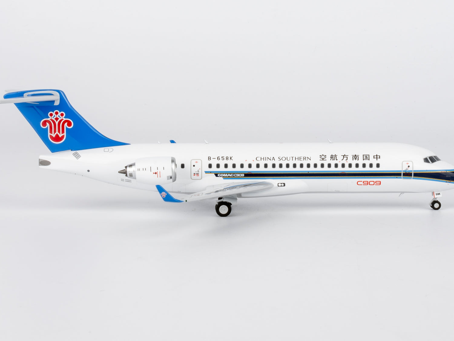 NG Models China Southern Airlines COMAC C909 (ARJ21-700) B-658K 1/200 Aircraft Scale Model