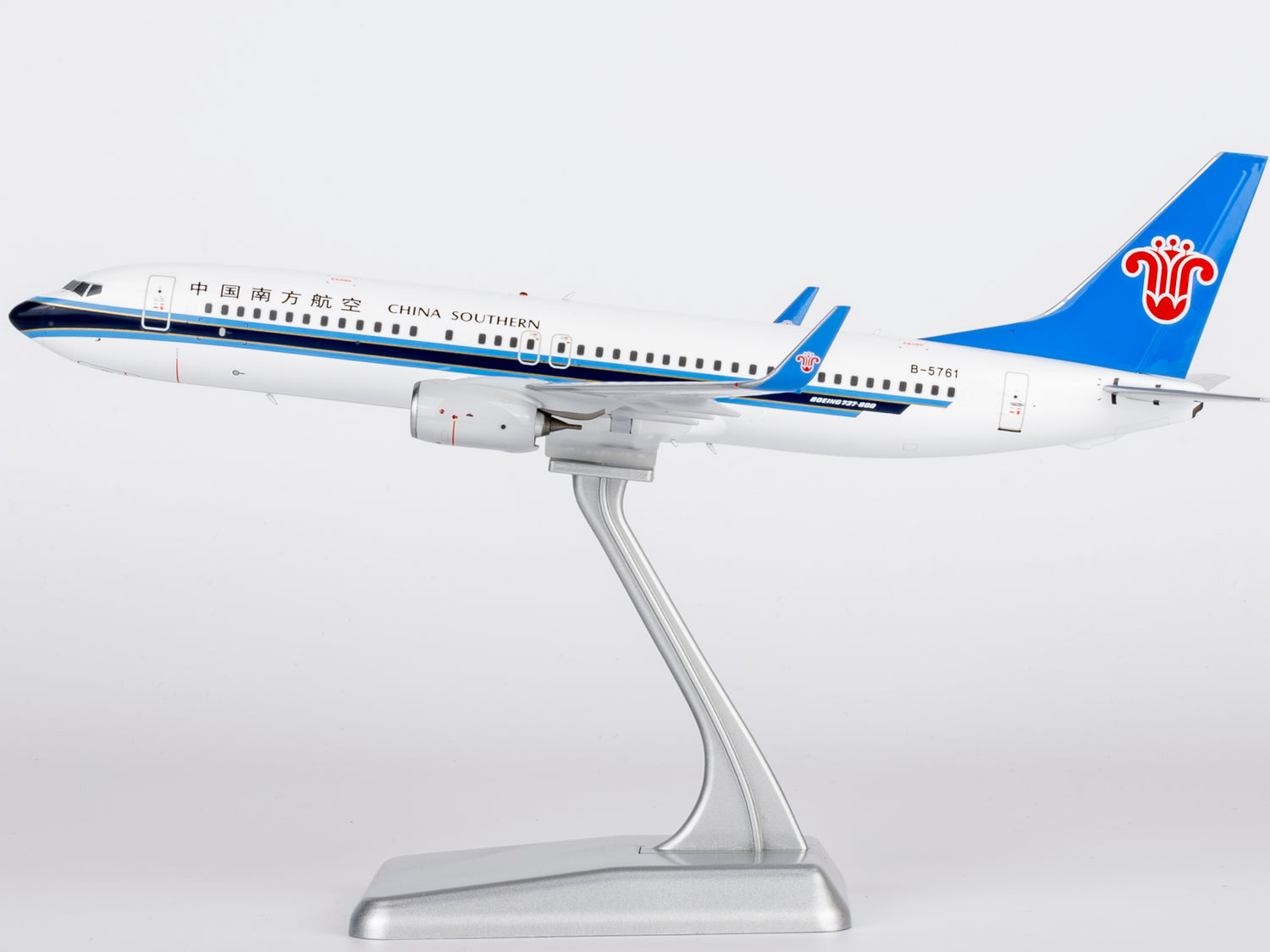 NG Models China Southern Airlines Boeing 737-800/w B-5761 1/200 Scale