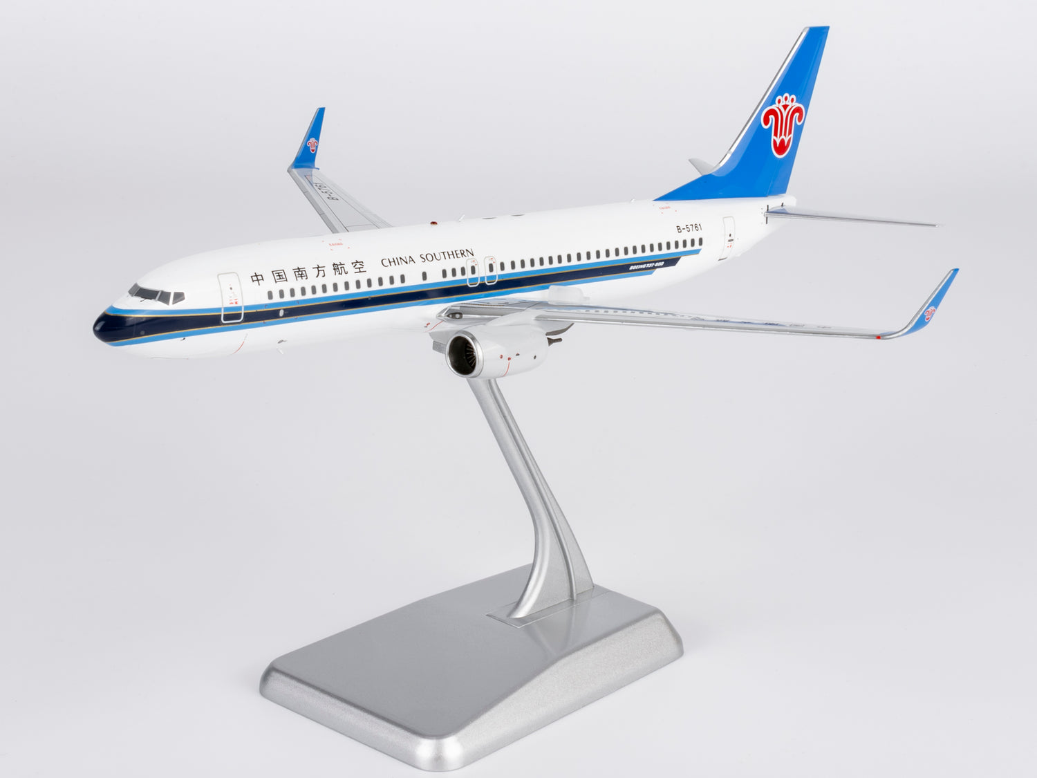 NG Models China Southern Airlines Boeing 737-800/w B-5761 1/200 Scale