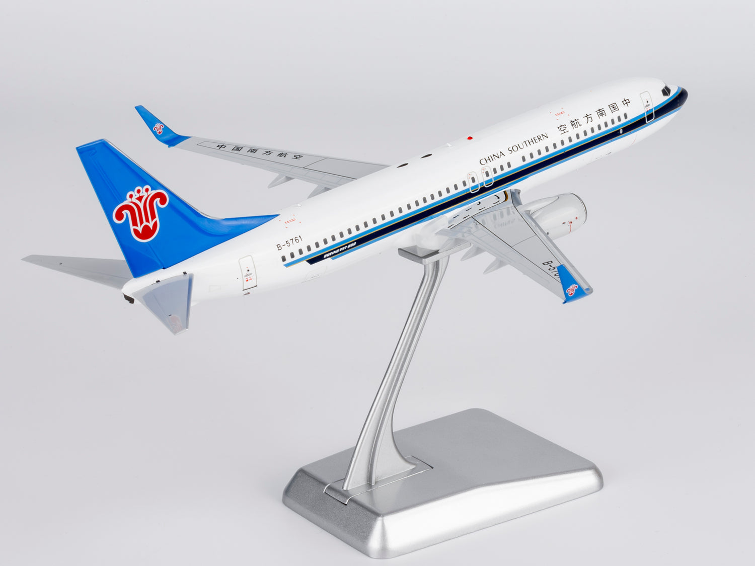 NG Models China Southern Airlines Boeing 737-800/w B-5761 1/200 Scale