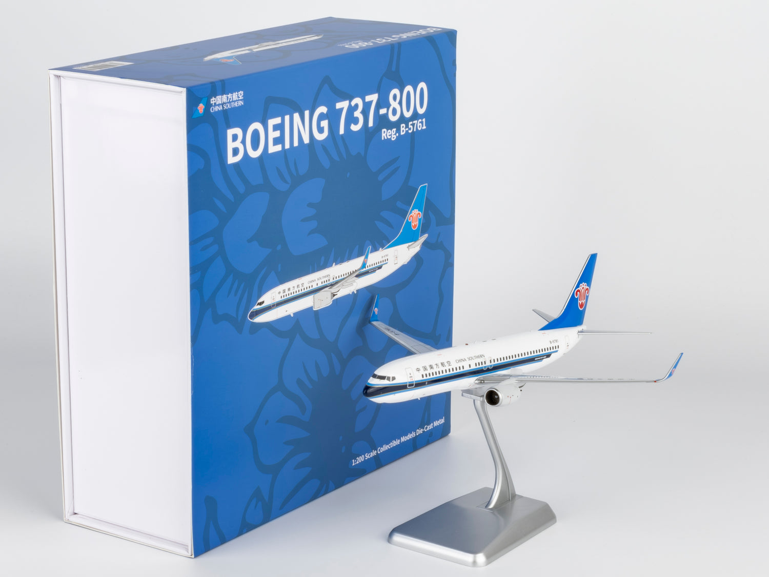NG Models China Southern Airlines Boeing 737-800/w B-5761 1/200 Scale