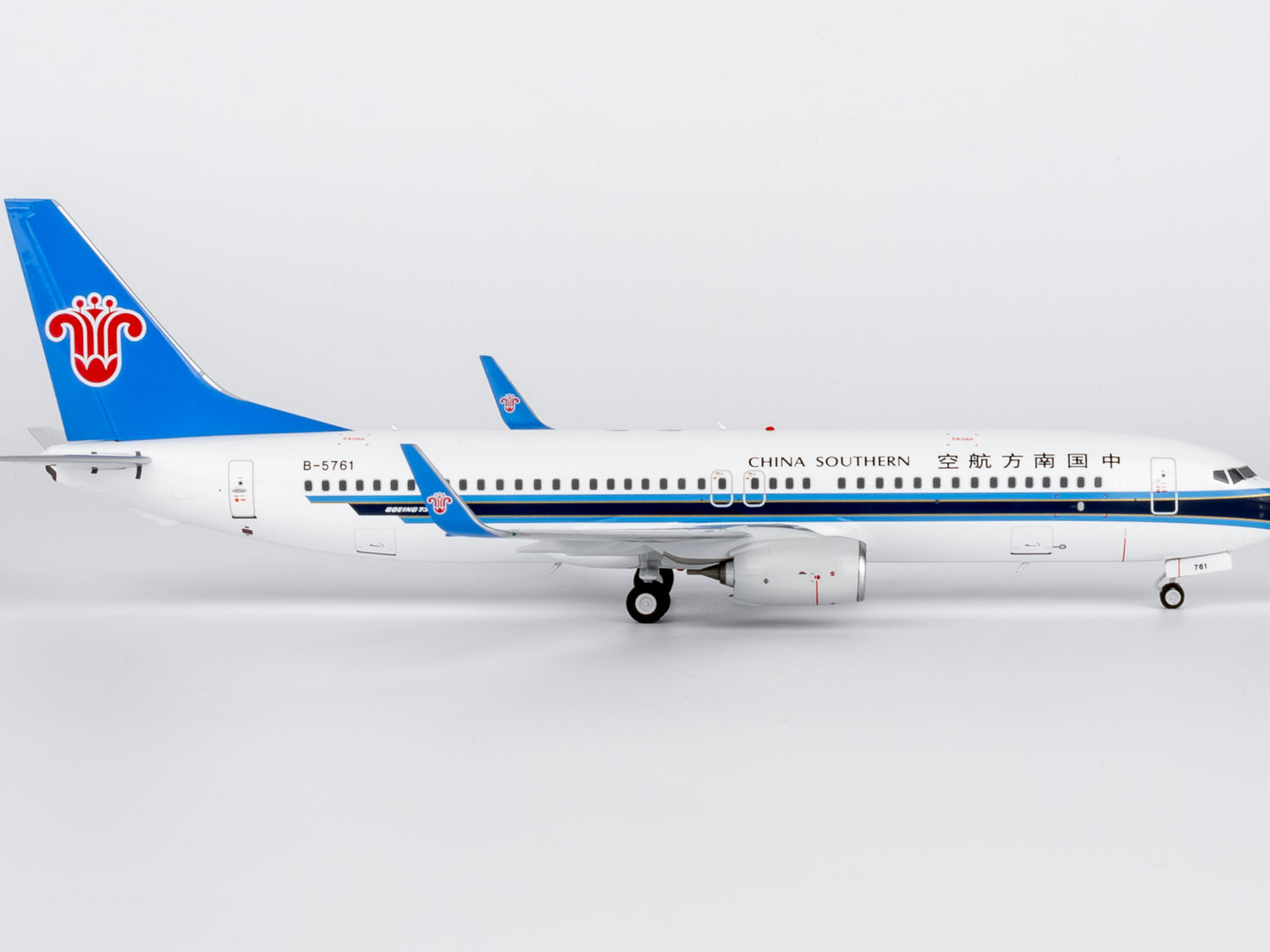 NG Models China Southern Airlines Boeing 737-800/w B-5761 1/200 Scale