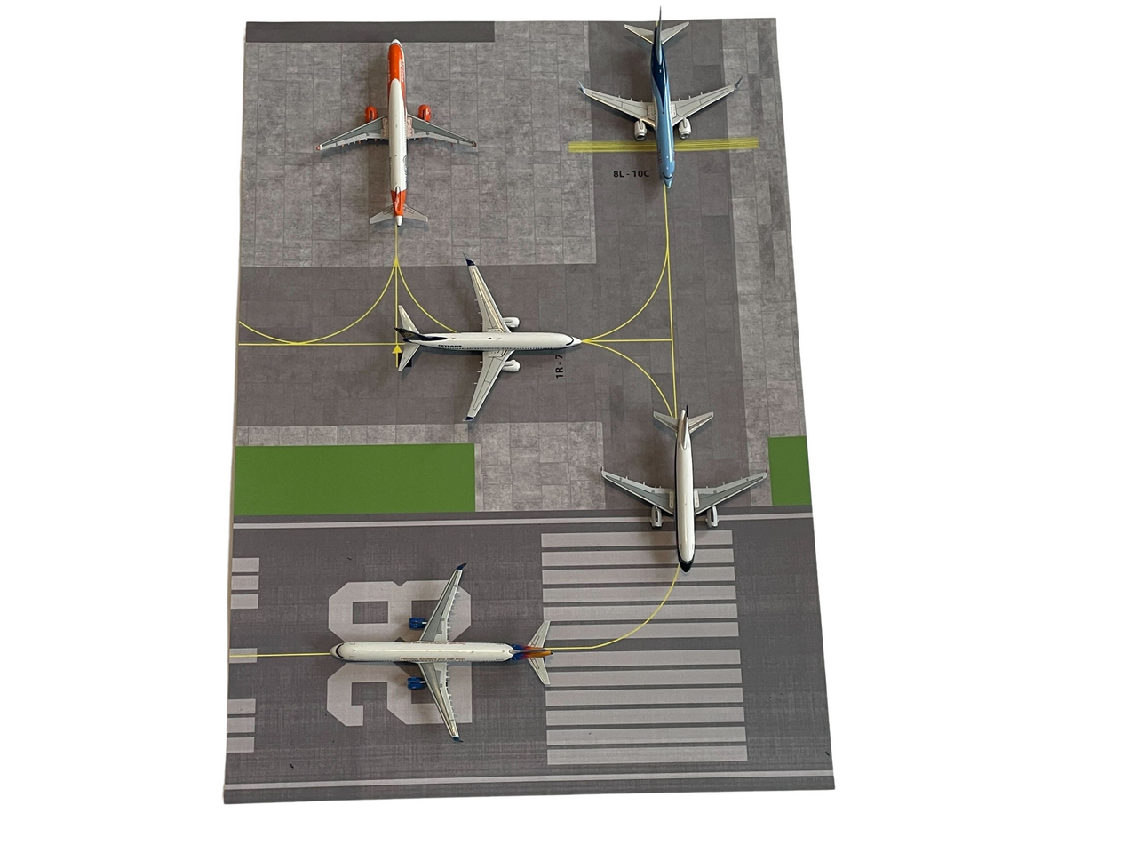 AMS 1/400 & 1/500 Scale A3 Paper Airport and Runway Mat