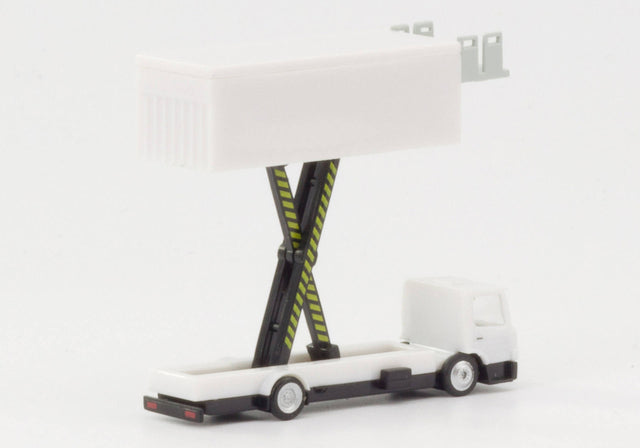 Herpa Airport Accessories "Catering vehicle" 1/200 Scale Model