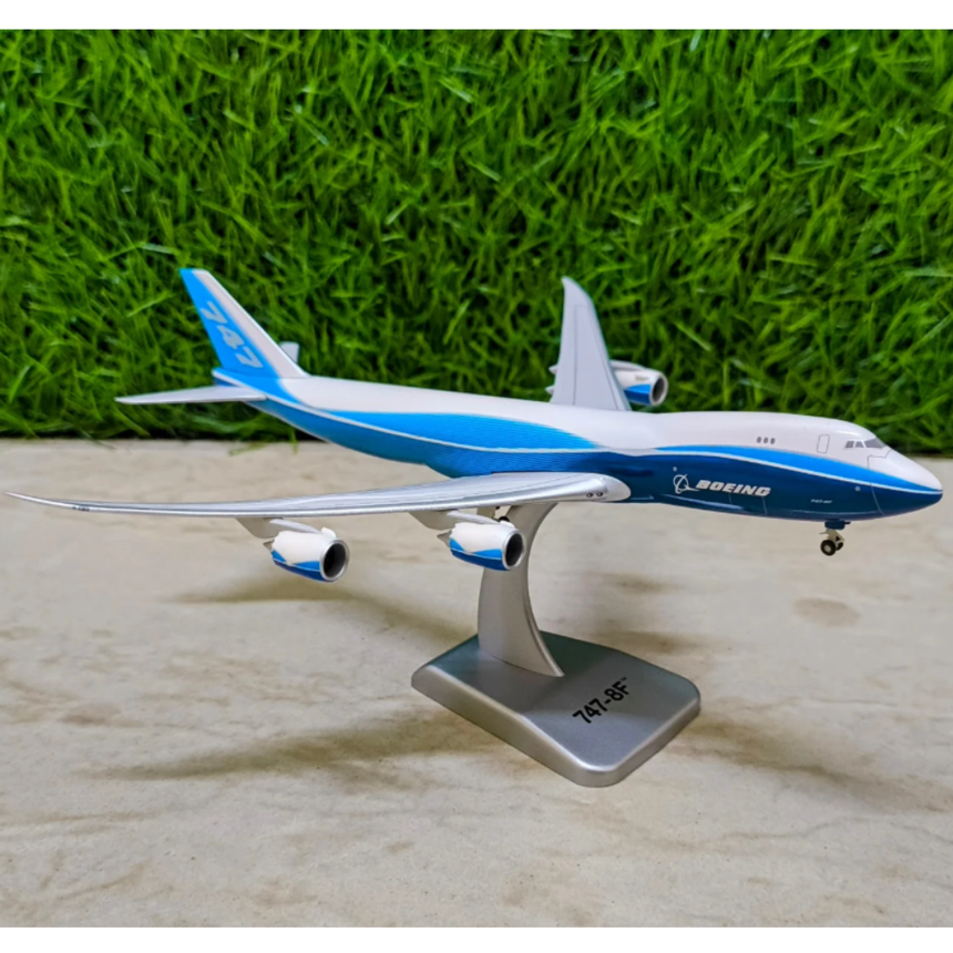 Hogan Boeing 747-8F 1/400 Aircraft Scale Model