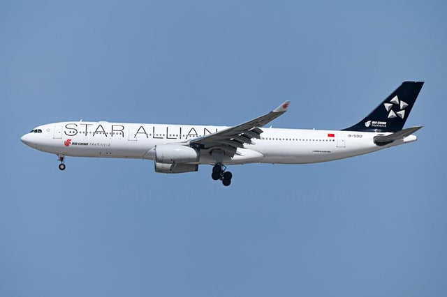 Phoenix Air China Star Alliance Airbus A330-300 B-5912 1/400 Aircraft Scale Model