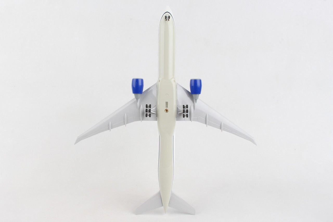 SkyMarks United Boeing 777-300 W/Wood Stand 2019 New Livery 1/200 Aircraft Scale Model